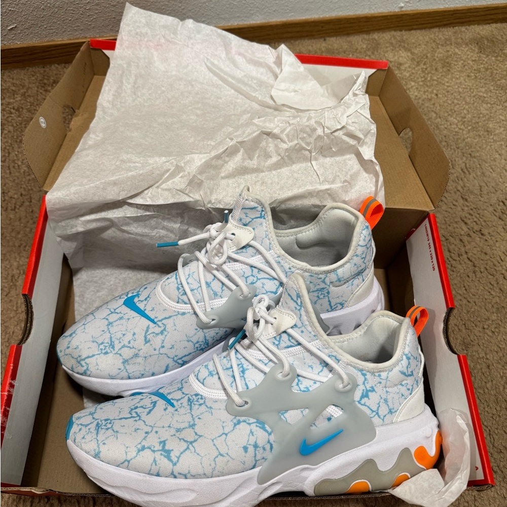 Nike React Presto PRM in Blue and White